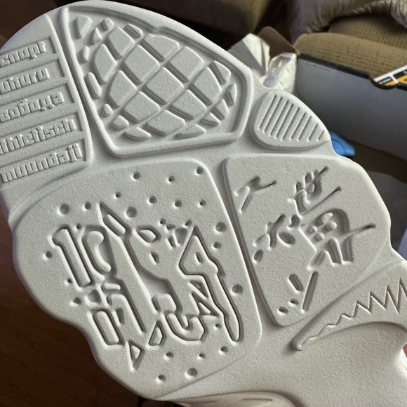 Brand New Air Jordan 9 Retro Low- Pantone - Picture 10 of 17